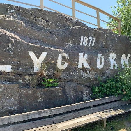 Апартаменты Nyrenoverat Kaellarlaegenhet Юнгшиле Экстерьер фото