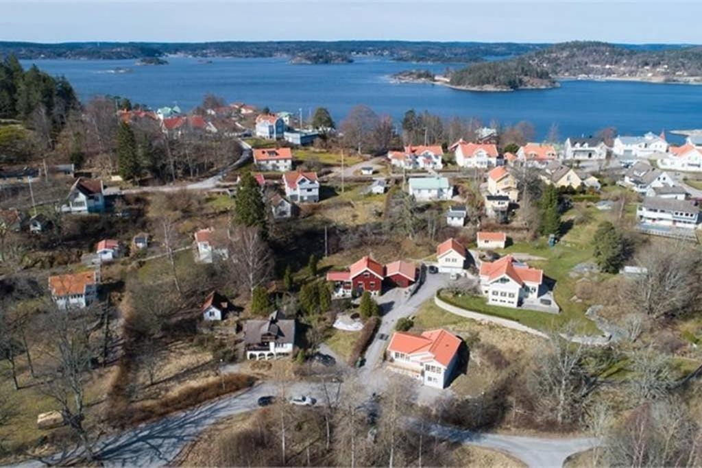 Апартаменты Nyrenoverat Kaellarlaegenhet Юнгшиле Экстерьер фото